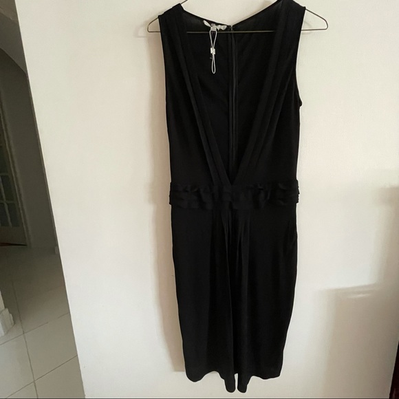 St. John couture black sleeveless dress w/plunge neckline - Picture 2 of 14